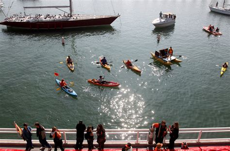 In McCovey Cove Bobbing For Giants Home Runs The New York Times