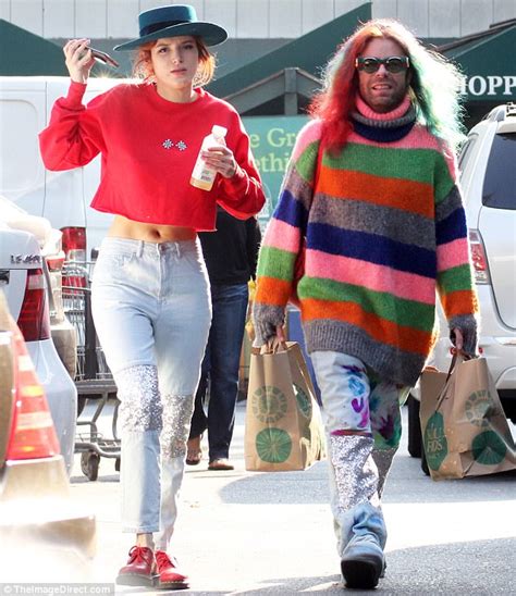 Bella Thorne And Boyfriend Mod Sun Go To Whole Foods Daily Mail Online