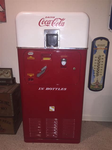 Vintage Vmc Coca Cola Coin Operated Bottle Vending Machine Vendo