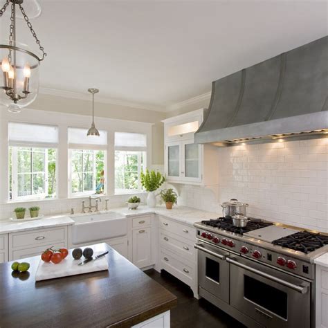 75 Beautiful Kitchen Range Hood Home Design Ideas And Designs Houzz Au