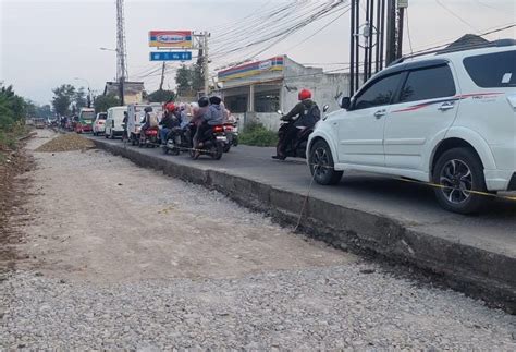 Jalan Rancaekek Majalaya Diperbaiki Dan Diperlebar Bentuk Perhatian