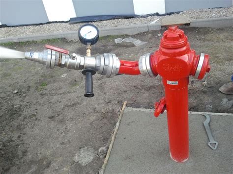 Badanie wydajności hydrantów Fire Technic