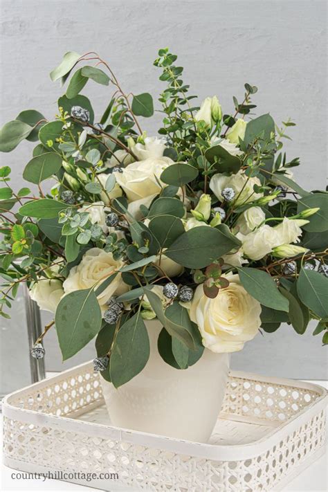 See How To Make An Easy And Modern DIY Eucalyptus Arrangement In A Vase