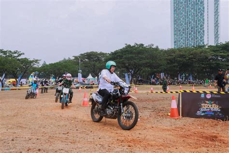 Wali Kota Tangerang Selatan Benyamin Davnie Meresmikan Tsouth Kustom