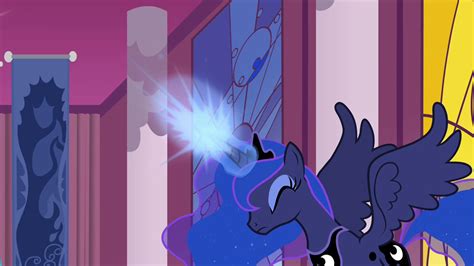 Image Luna About To Transfer Her Magic S4e26png My Little Pony