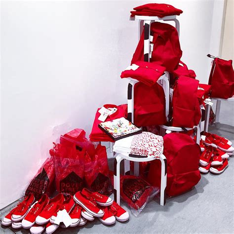 Dsm Ginza：red Celebration 2015 Comme Des Garcons Xmas｜コムデギャルソン店舗マップ