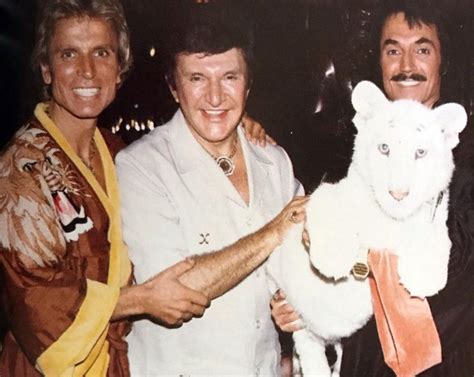 Liberace With Sigfried And Roy Liberace Motion Picture Trend Setter