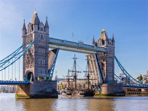 How often and why does Tower Bridge open? Do vessels have to pay to ...