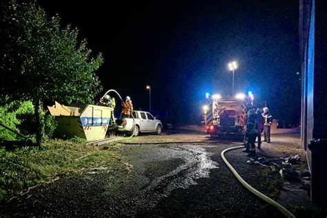 Sehnde Feuerwehr L Scht Brand In Container In Klein Lobke