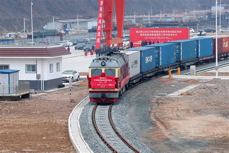 【海评面】外媒关注西部陆海新通道：班列开行量激增