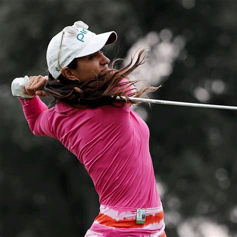 Fashionable Womens Golf Apparel Golftini