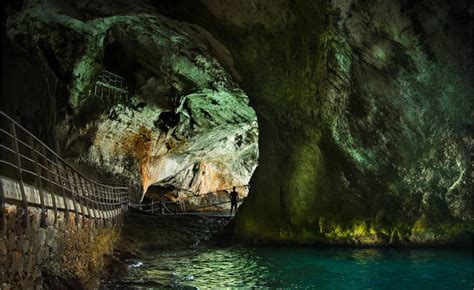 Grotta del Bue Marino in Sardegna la grotta più lunga dItalia Costa