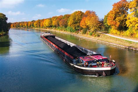 Le Transport Fluvial Une Alternative Davenir Le Moniteur De Seine