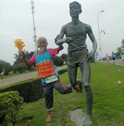 This marathoner just completed his 237th barefoot marathon - Running News Daily by My BEST Runs ...