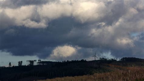 Orkanb En Und Sturmfluten Norden Bereitet Sich Auf Unwetter Vor Shz