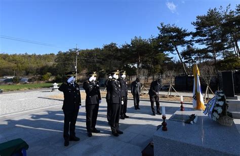 완도해경 제104주년 삼일절 맞아 충혼탑 참배