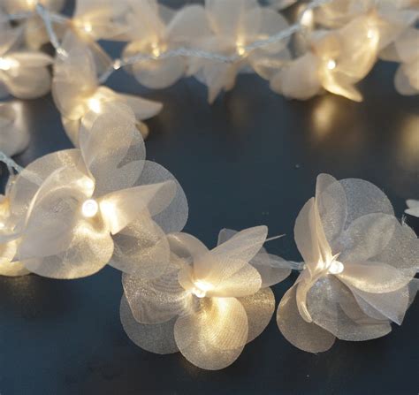 Luminária Luz De Fada Organza Pompom Nude 127v 100 leds Elo7