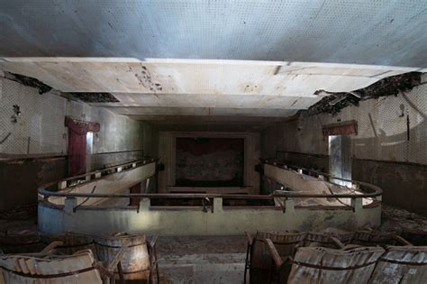 Abandoned Movie Theater Stock Photo - Download Image Now - Dirty, 1950 ...