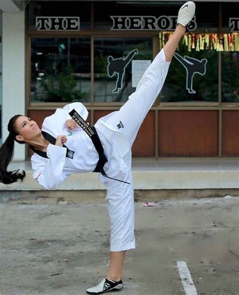 Pin By Pecco Pelco On 태권도 Taekwondo Martial Arts Girl Taekwondo