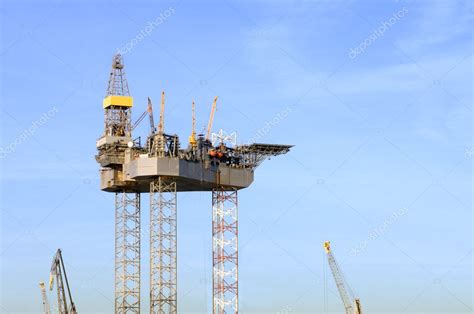 Oil rig construction — Stock Photo © Corepics #2079449