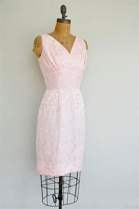 Vintage 1950s Pink Wiggle Dress 50s Feather Design Print Etsy Low