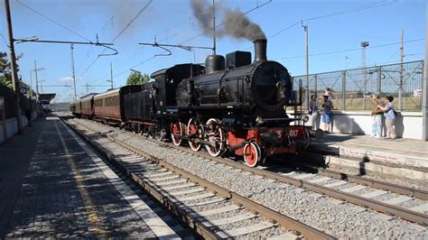 Treno Storico Con Locomotiva A Vapore Gr E Carrozze D Epoca