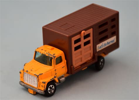 Tomy Tomica Blue Box Made In Japan Ford Cattle Truck Cabin Yamabuki Bed