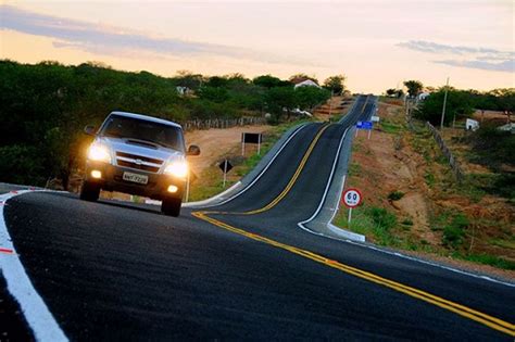 Uso de faróis acesos durante o dia será obrigatório só em pista simples