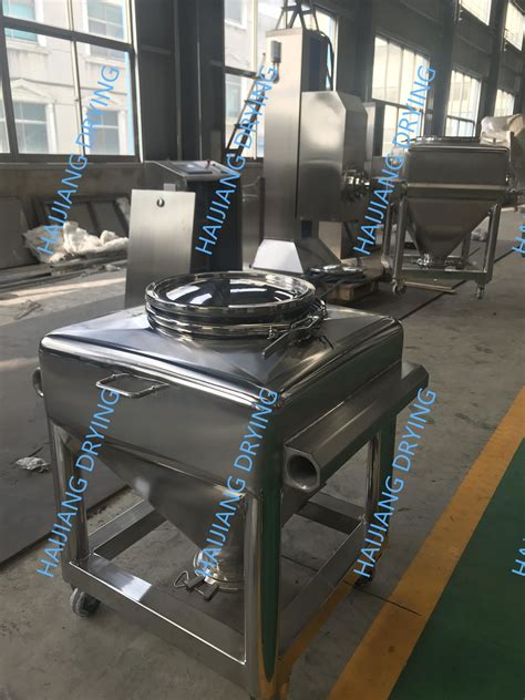 Column Type Pharmaceutical Powder Mixing Machine Pharma Bin Blender