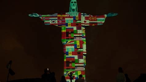 Rio de Janeiro's Christ the Redeemer statue lit up for coronavirus victims | 10tv.com