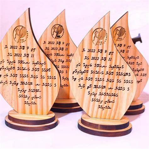 Etukuri Products Customized Wooden Trophy Shield