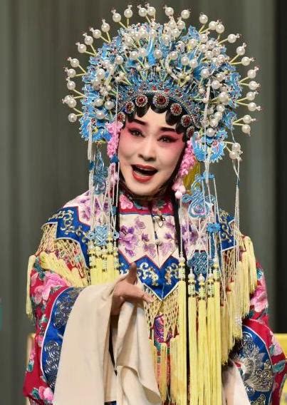 第五屆川劇節首場「梅花聚藝」上演，沈鐵梅等梅花獎得主登場獻藝 每日頭條