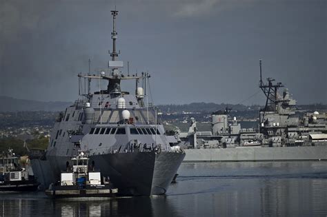 DVIDS Images USS Freedom Visits Hawaii Image 2 Of 14