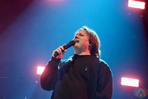 Photos Lewis Capaldi Em Beihold Coca Cola Coliseum Aesthetic