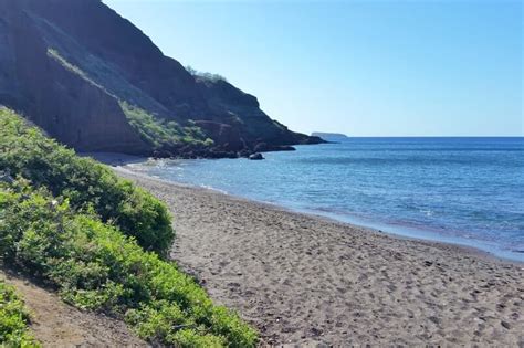 Oneuli Beach (quiet + views!) 🌴 a kind of black sand beach in South ...