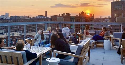 20+ Rooftop Bars & Restaurants Around Boston [04/17/23]