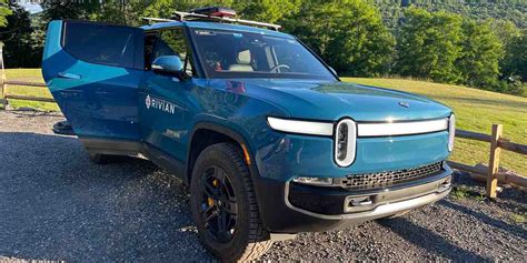 Rivian Shows Fleet Of Electric Mobile Service Vans And R1t Pickups