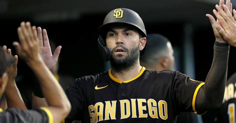 Red Sox Acquire Eric Hosmer In Trade With Padres Cbs Boston