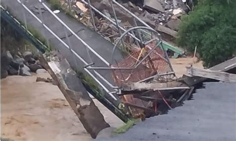 EN VIDEO Puente en Concepción Arriba de Alajuelita Colapsa Debido a