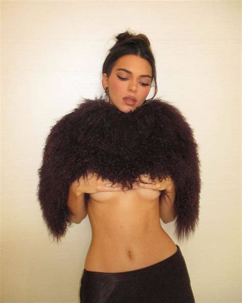 Kendall Jenner Toned Body Braless Underboobs Photoshoot Hot Celebs Home