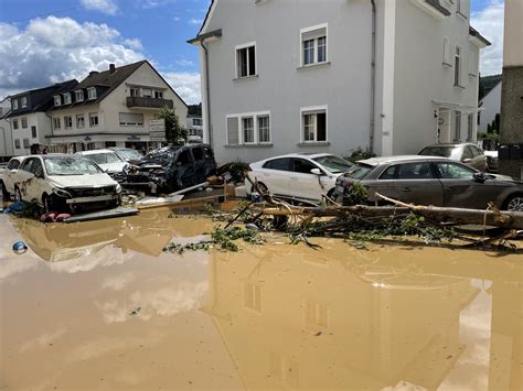 Katastrophen Alarm Unwetter Und Berflutung Feuerwehr Oberwesel