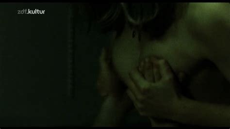 Naked Jule Böwe in Close