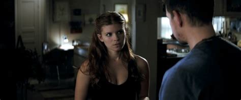 Our Eyes Are On Kate Mara Beauty And The Dirt Beauty And The Dirt