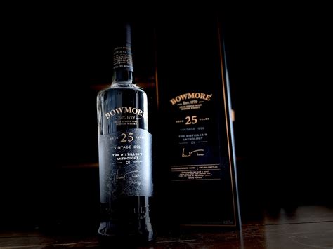 New Bowmore Year Old The Distillers Anthology Vintage