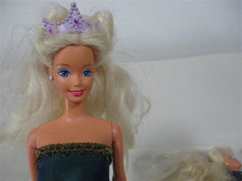 1970's Barbie Dolls | EstateSales.org