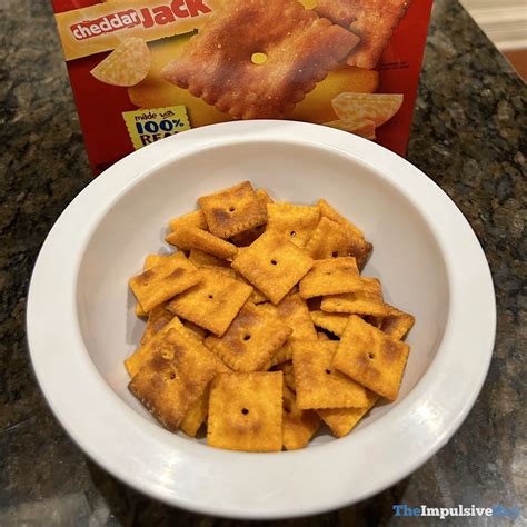 REVIEW: Cheez-It Extra Toasty Cheddar Jack Crackers – The Impulsive Buy