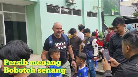 Moment Langka Terjadi Berfoto Bersama Para Pemain Persib Bandung YouTube