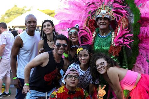 Maringá inicia troca de alimentos por ingressos do Carnaval veja os