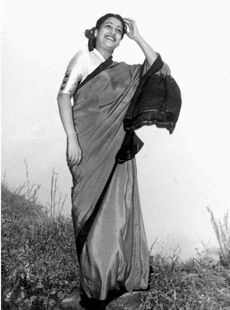 Pin By Neeraj Bhati On Suchitra Sen Vintage Bollywood Photo