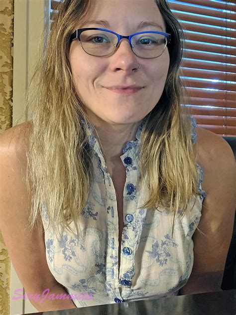 No one wears bras on Sundays, right? | Scrolller